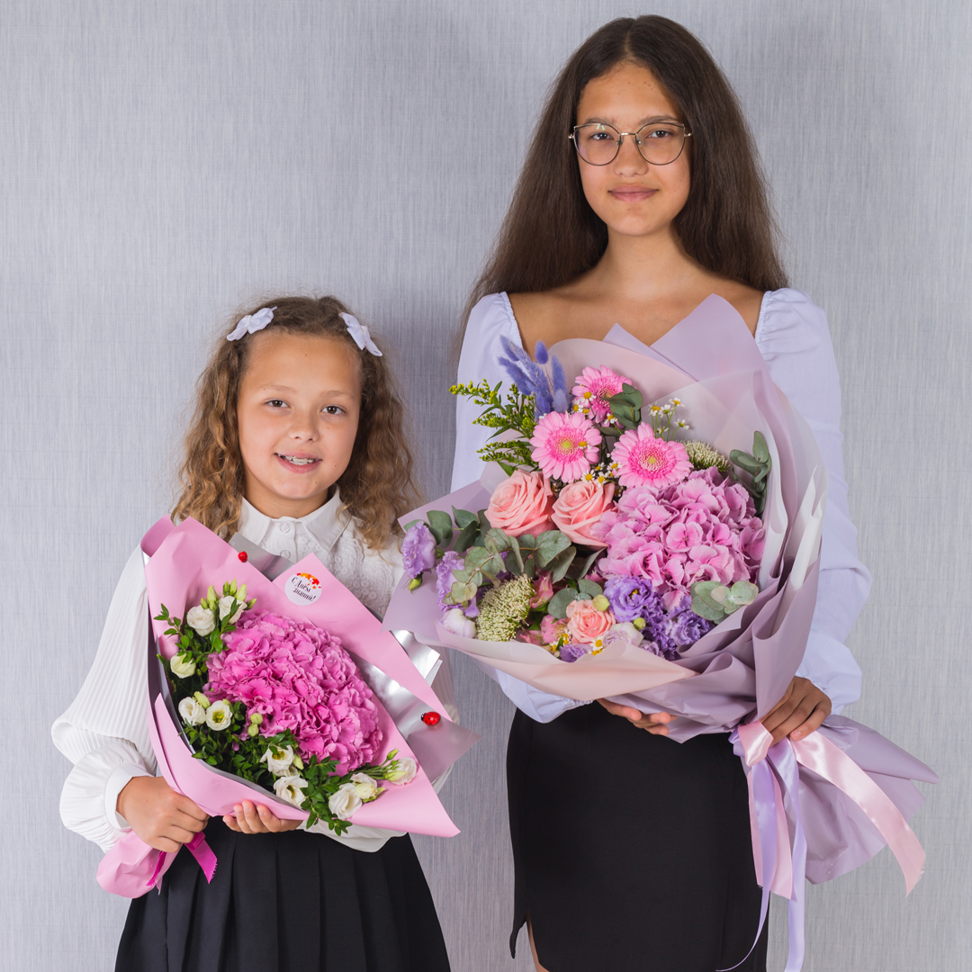 Школьный букет с гортензией и эустомой "Подружка" N 37962