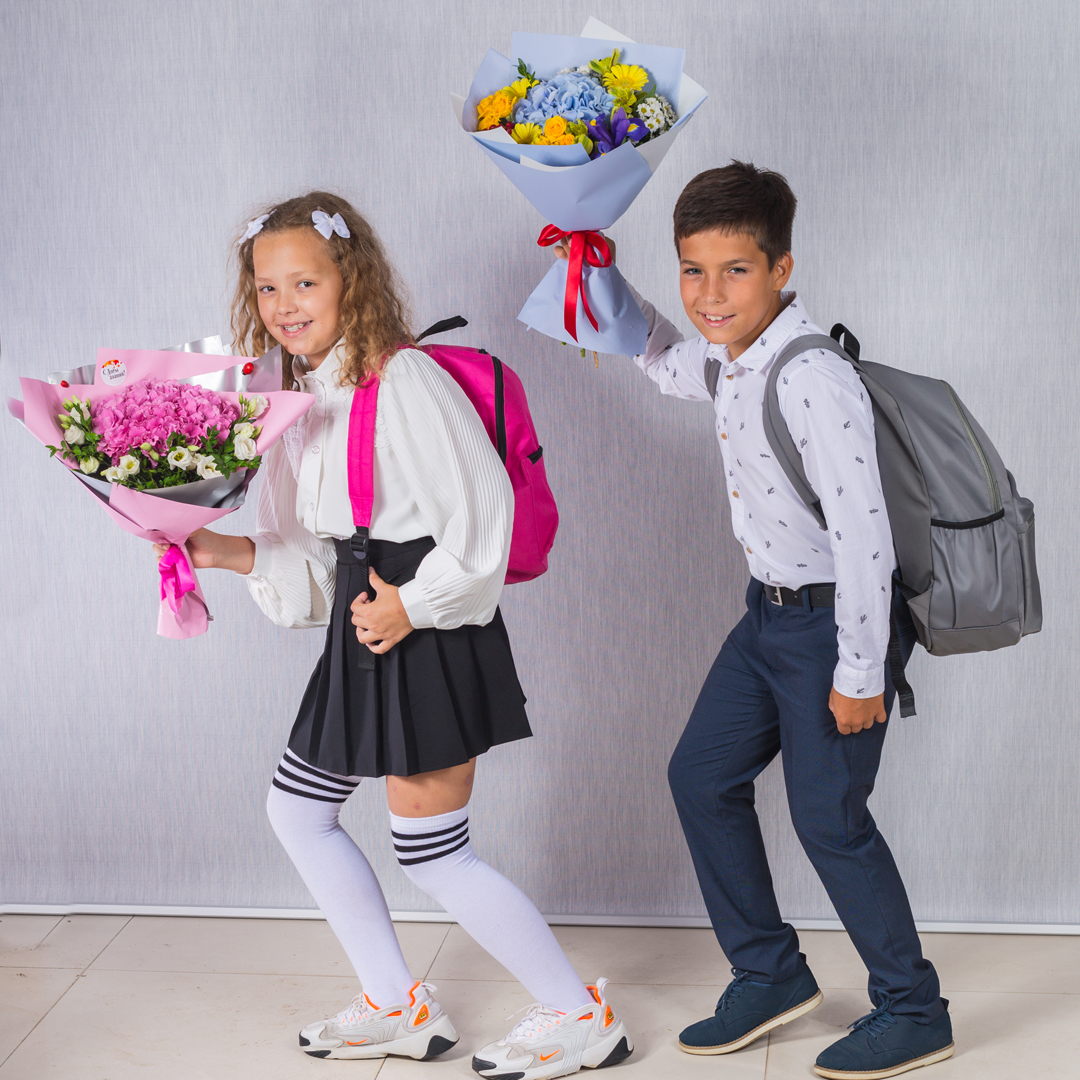 Школьный букет с гортензией и эустомой "Подружка" N 37962