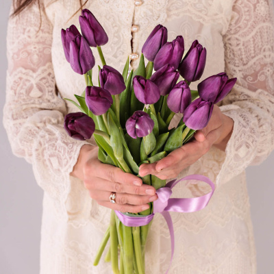 Букет из 15 фиолетовых тюльпанов 28774 Букет из 15 фиолетовых тюльпанов 28774