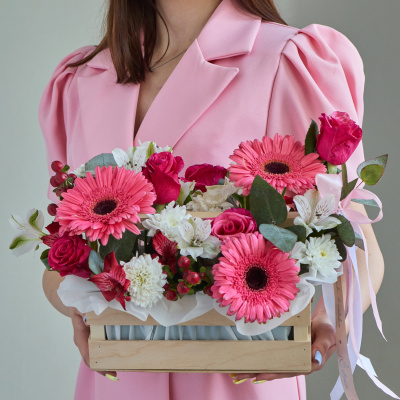 Ящик с герберами N 84611