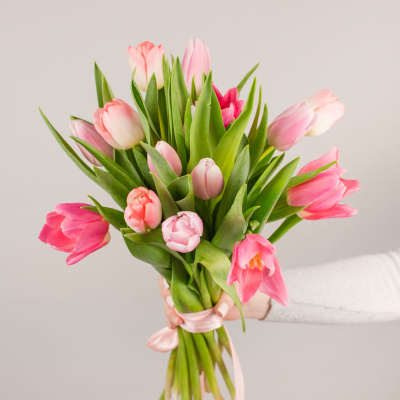 Букет из 15 розовых тюльпанов МИКС 28774 Букет из 15 розовых тюльпанов МИКС 28774