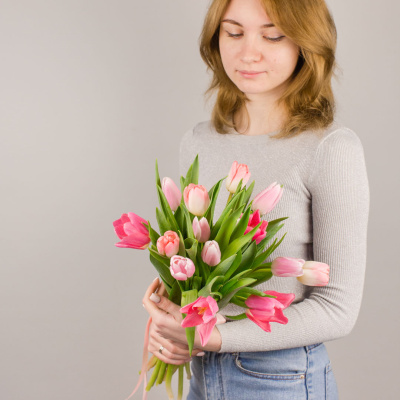 Букет из 15 розовых тюльпанов МИКС 28774 Букет из 15 розовых тюльпанов МИКС 28774