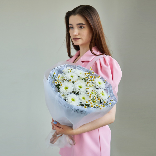 Букет с хризантемой и танацетумом ромашками арт. 84569