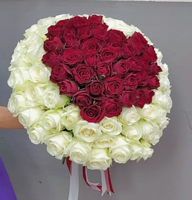 Букет-сердце из 101 розы Эквадор 60 см. 27809 Букет-сердце из 101 розы Эквадор 60 см. 27809