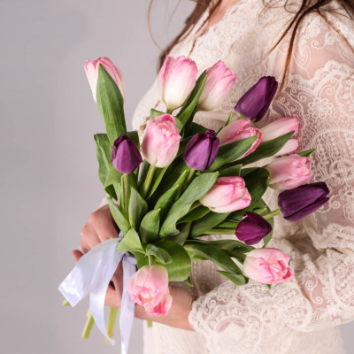 Букет из 15 тюльпанов фиолетово-розовый МИКС 28774 Букет из 15 тюльпанов фиолетово-розовый МИКС 28774
