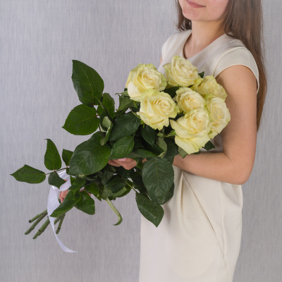 Букет из 7 Белых роз 60 см 36402 Букет из 7 Белых роз 60 см 36402