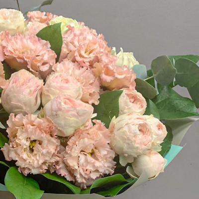 Букет "Ванильный пломбир" из кустовых пионовидных роз и эустомы N 45006 Букет "Ванильный пломбир" из кустовых пионовидных роз и эустомы N 45006