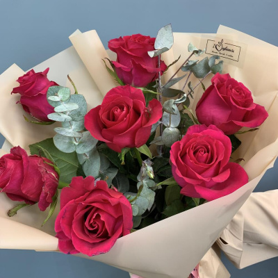 Букет с розовыми розами 60 см. и эвкалиптом N 76724 Букет с розовыми розами 60 см. и эвкалиптом N 76724