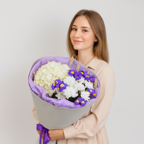 Букет с гортензией и ирисами арт. 84696