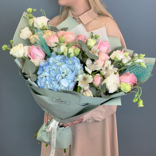 х Букет с гортензией, розами и альстромерией арт. 66830