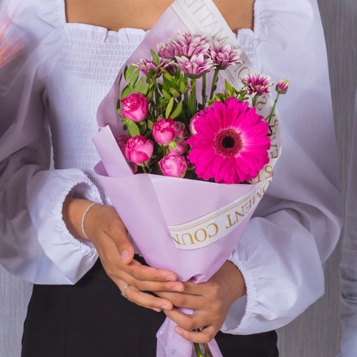 Изюминка розовая Букет-комплимент с герберой арт. 38178.