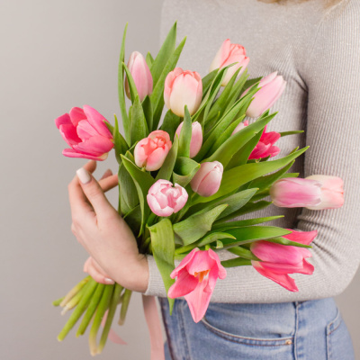 Букет из 15 розовых тюльпанов МИКС 28774 Букет из 15 розовых тюльпанов МИКС 28774