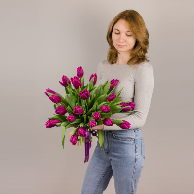 Букет из 25 Тюльпанов (фиолетовый) 7338 Букет из 25 Тюльпанов (фиолетовый) 7338
