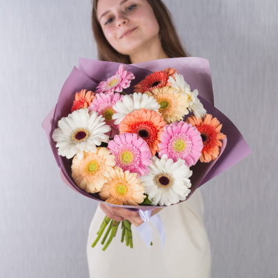 Букет из мини-гербер в нежных оттенках N 35812 Букет из мини-гербер в нежных оттенках N 35812