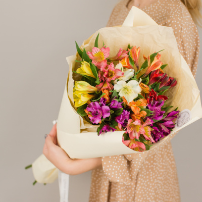 Букет из разноцветных альстромерий N 50398 Букет из разноцветных альстромерий N 50398