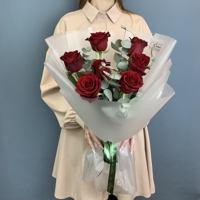 Букет из красных высоких роз Эквадор с эвкалиптом N 76723 Букет из красных высоких роз Эквадор с эвкалиптом N 76723