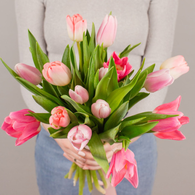 Букет из 15 розовых тюльпанов МИКС 28774 Букет из 15 розовых тюльпанов МИКС 28774