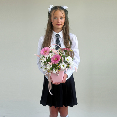 Сумочка с герберами и хризантемой ромашка N 84595