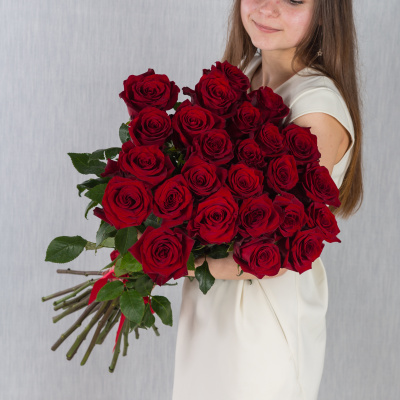 Букет из 25 Красных роз 60 см 7305 Букет из 25 Красных роз 60 см 7305