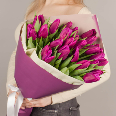 Букет из 25 фиолетовых тюльпанов 46175 Букет из 25 фиолетовых тюльпанов 46175