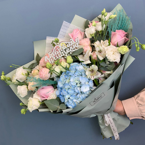 х Букет с гортензией, розами и альстромерией арт. 66830