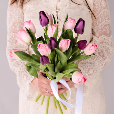 Букет из 15 тюльпанов фиолетово-розовый МИКС 28774 Букет из 15 тюльпанов фиолетово-розовый МИКС 28774