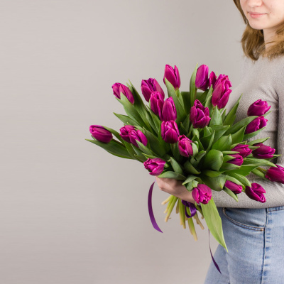 Букет из 25 Тюльпанов (фиолетовый) 7338 Букет из 25 Тюльпанов (фиолетовый) 7338