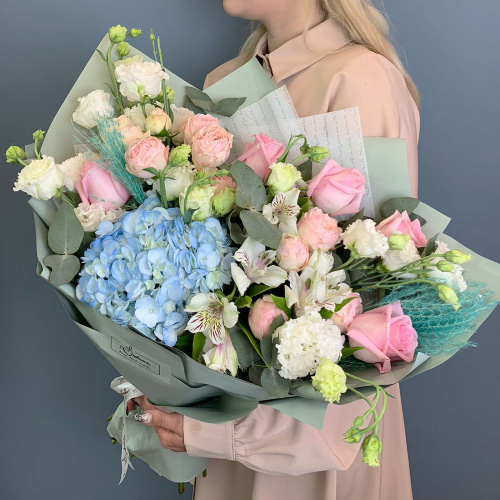 х Букет с гортензией, розами и альстромерией арт. 66830